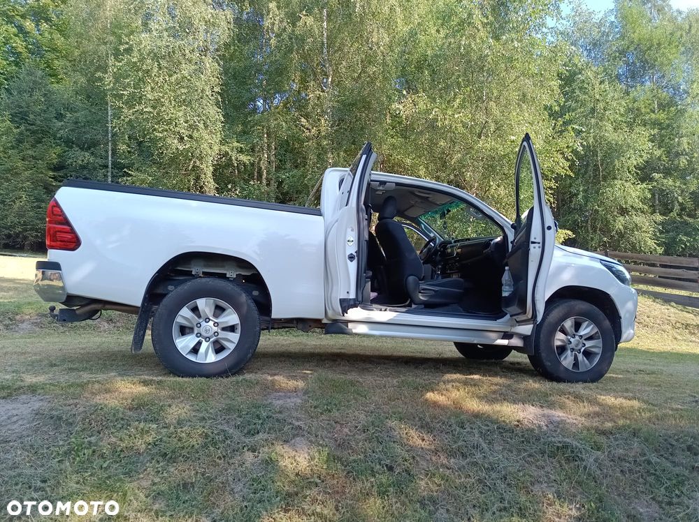 Toyota Hilux 4x4 Extra Cab Duty Comfort - 5