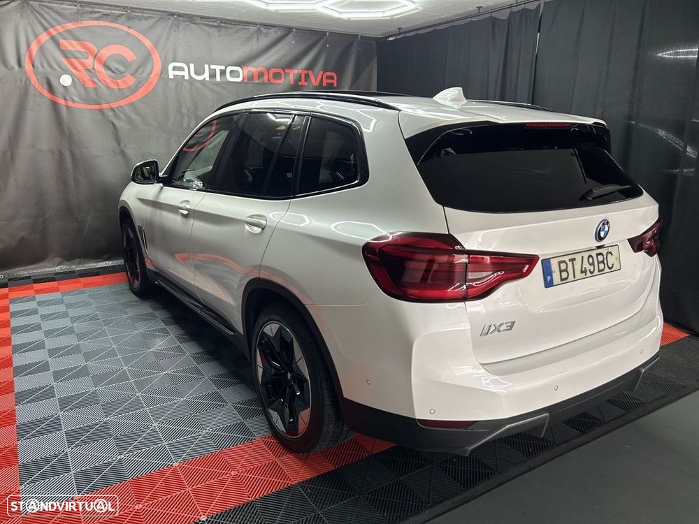 BMW iX3 - 7
