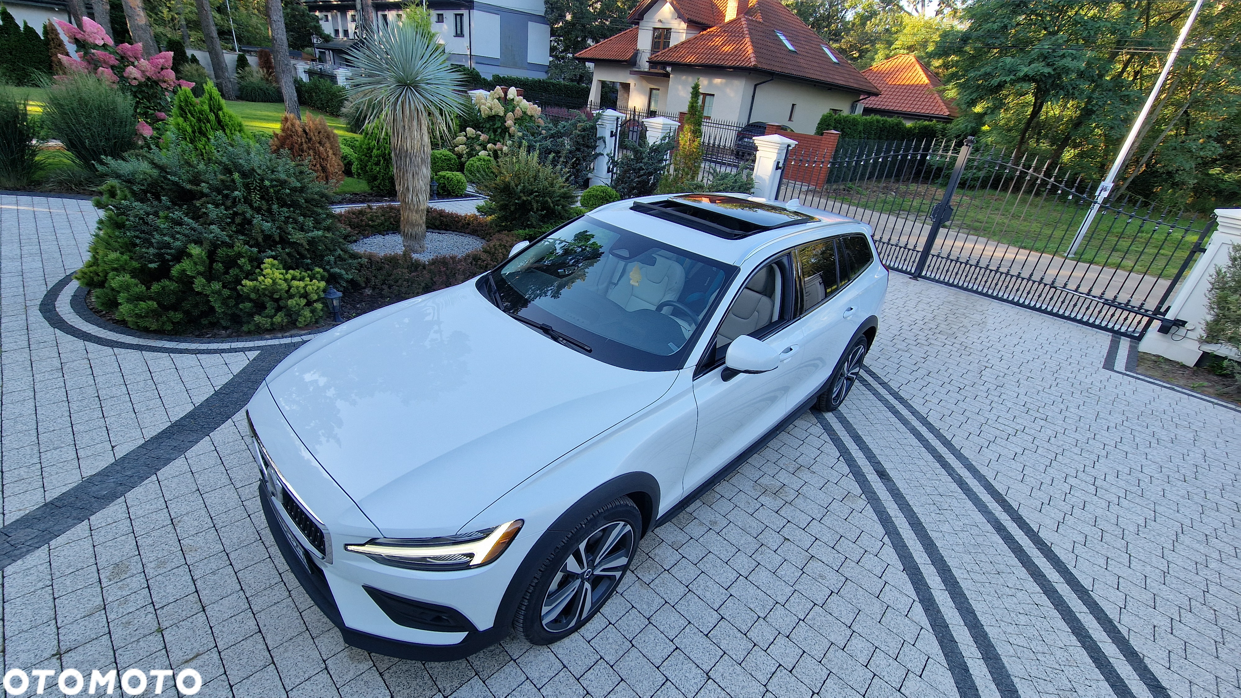 Volvo V60 Cross Country B5 B AWD Plus - 18