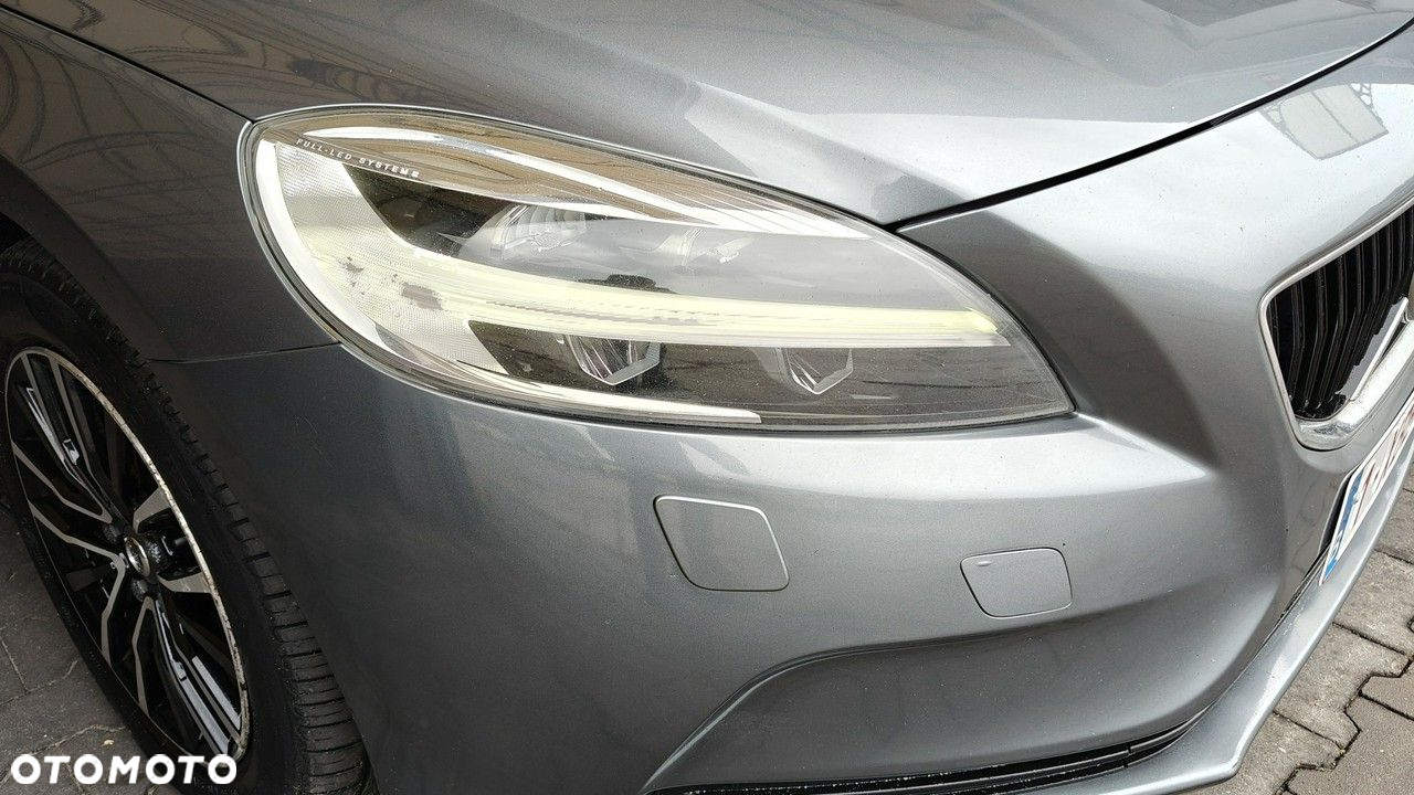 Volvo V40 D2 Drive-E Momentum - 24