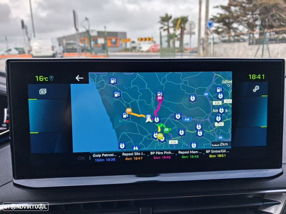 Peugeot 3008 1.6 Hybrid GT Pack e-EAT8 - 23