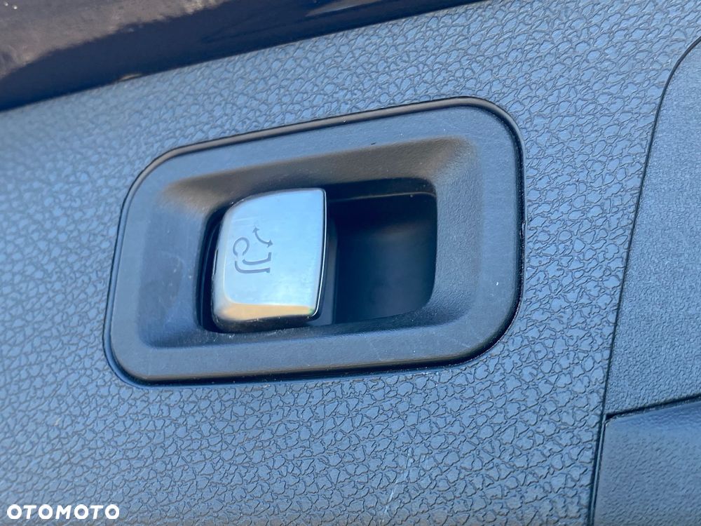 Mercedes-Benz Klasa E - 18