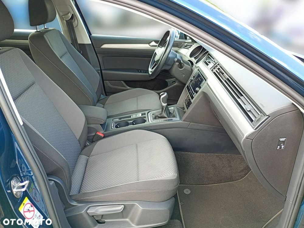 Volkswagen Passat Variant 2.0 TDI EVO Essence - 27