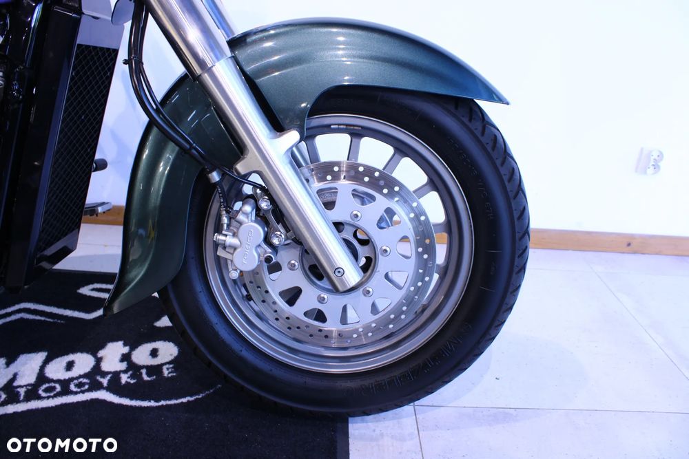 Suzuki Intruder - 22