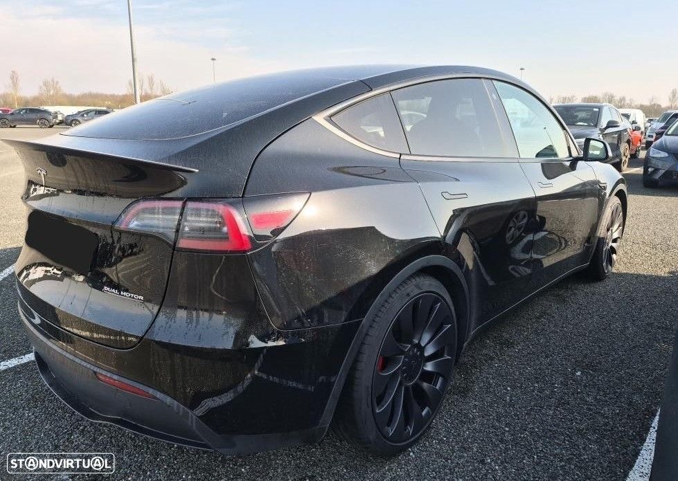 Tesla Model Y Performance Dual Motor AWD - 2