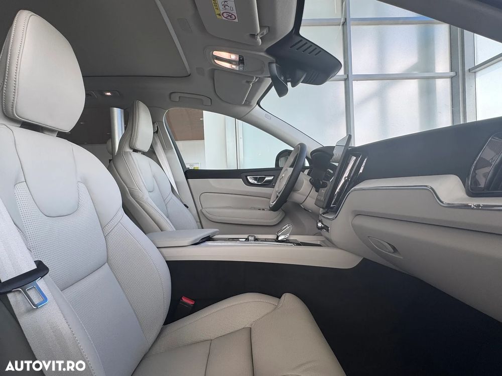 Volvo XC 60 T6 AWD Plus Dark - 10