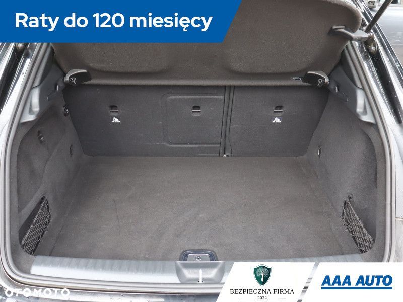 Mercedes-Benz GLA - 16