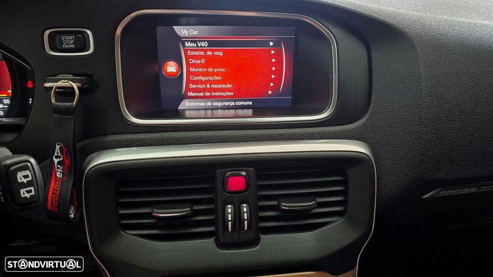 Volvo V40 Cross Country 2.0 D2 Momentum Geartronic - 33