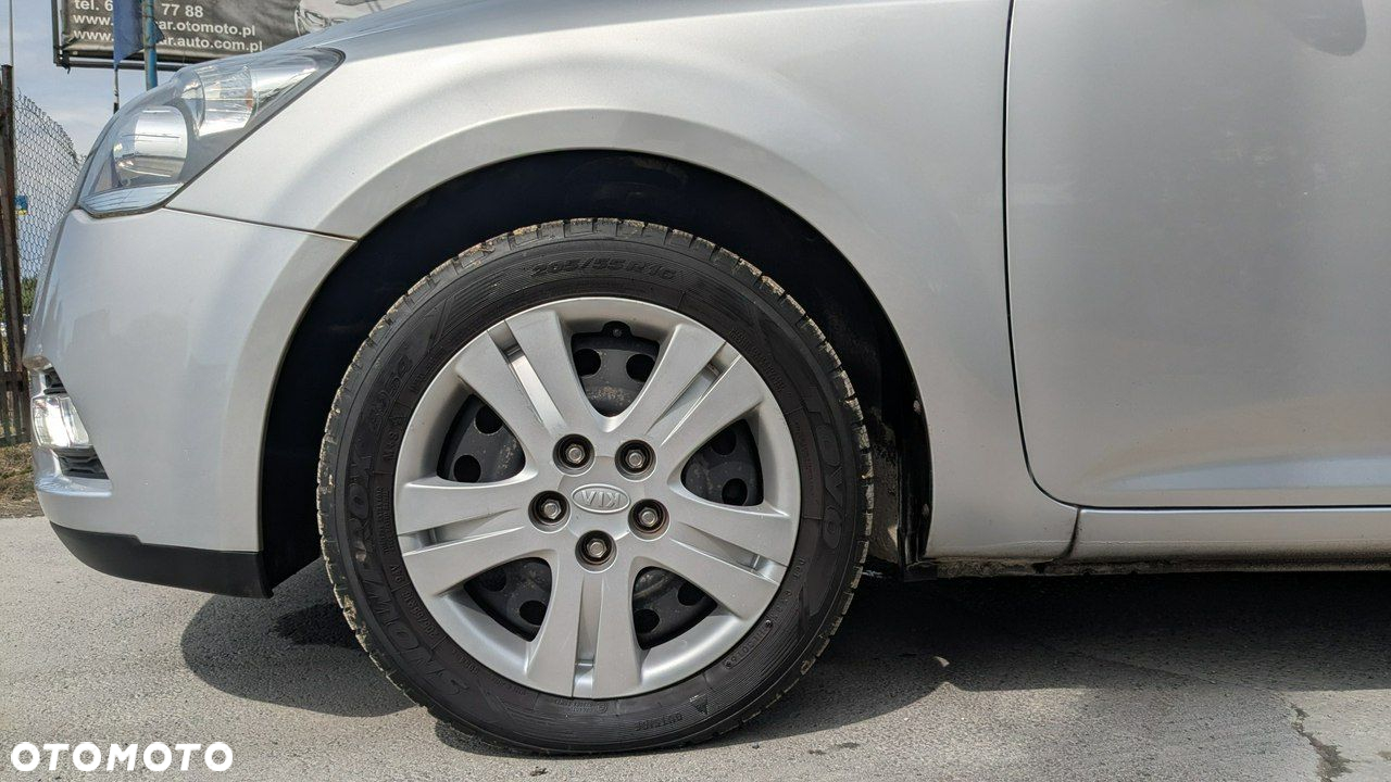 Kia Ceed - 38