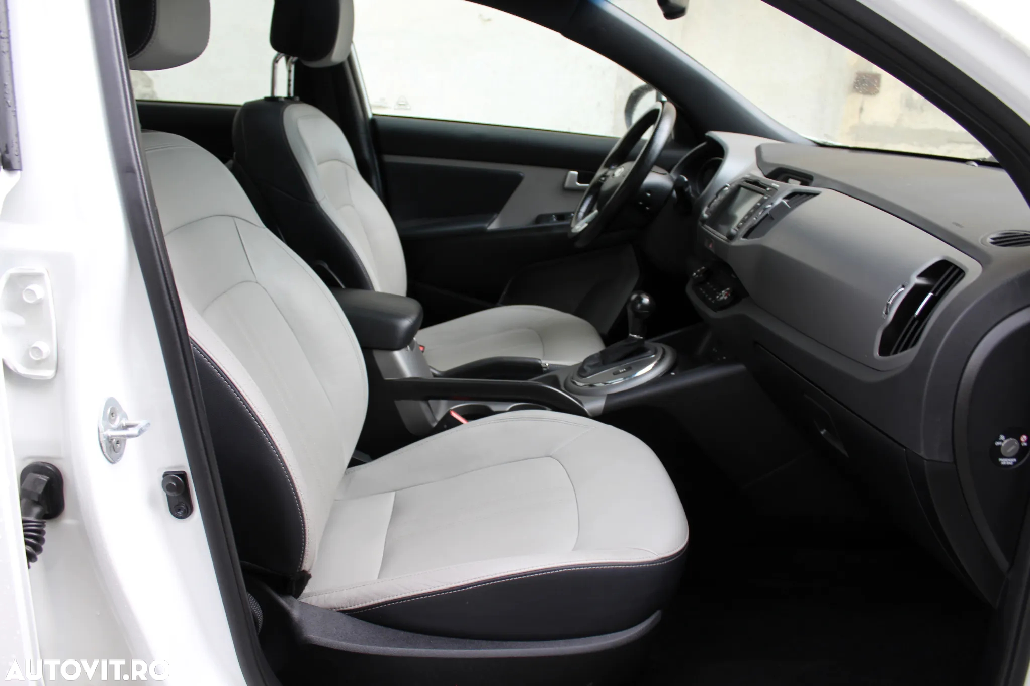 Kia Sportage 2,0 CRDI AWD Aut. Platinum - 8
