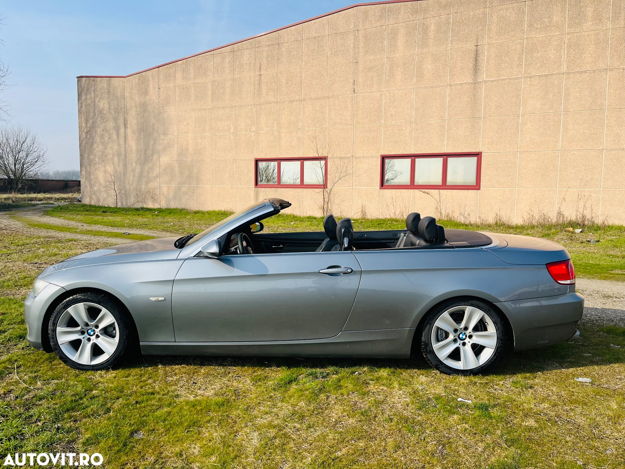 BMW Seria 3 320d DPF Cabrio Aut. - 10