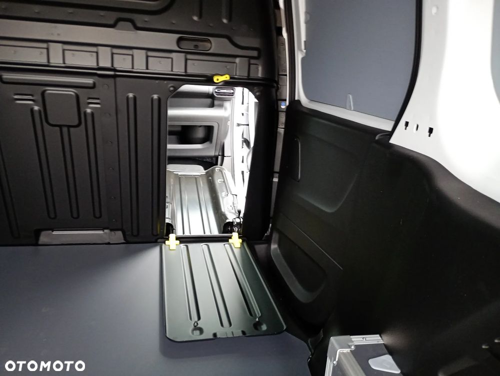 Peugeot Partner Furgon Long 950kg 100KM BlueHDi - 12