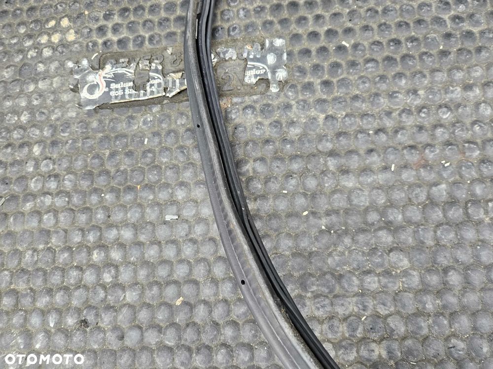 Uszczelka Guma Pokrywy Klapy Bagaznika VW Golf IV 4 Hatchback 3 5 Drzwi - 14