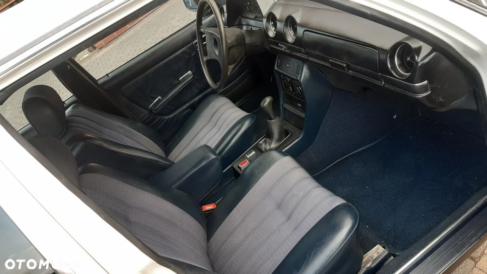 Mercedes-Benz W123 - 10