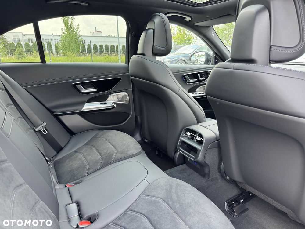 Mercedes-Benz Klasa E 220 d mHEV 4-Matic AMG 9G-Tronic - 19