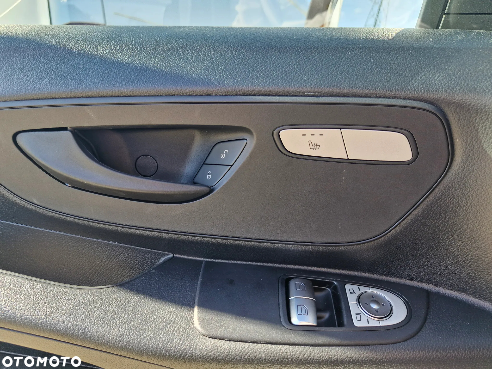 Mercedes-Benz EVito - 12