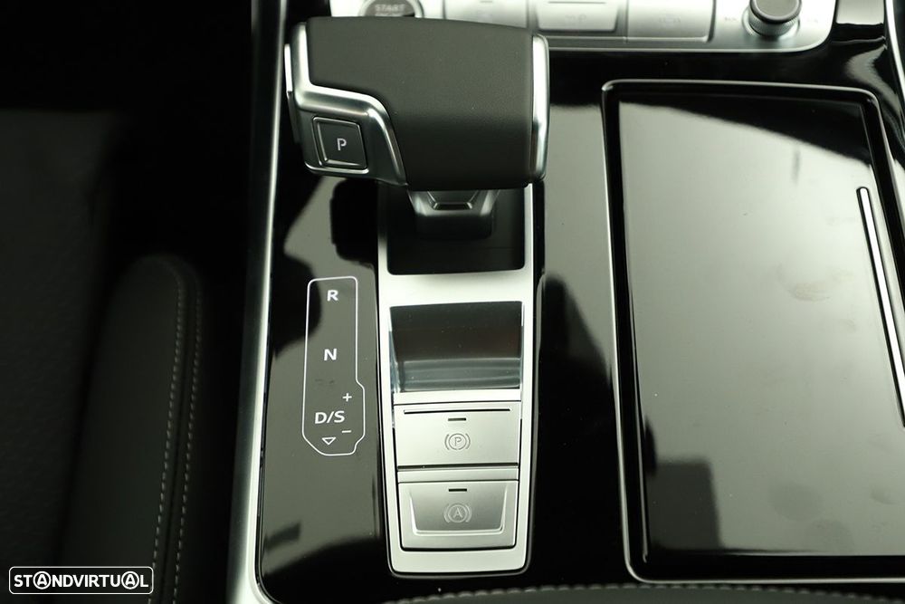 Audi Q8 55 TFSIe quattro Tiptronic - 13