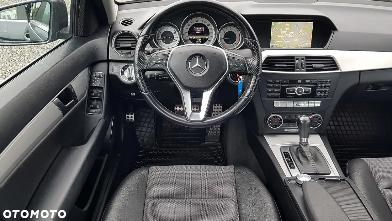 Mercedes-Benz Klasa C 220 T CDI DPF Automatik BlueEFFICIENCY Avantgarde - 12