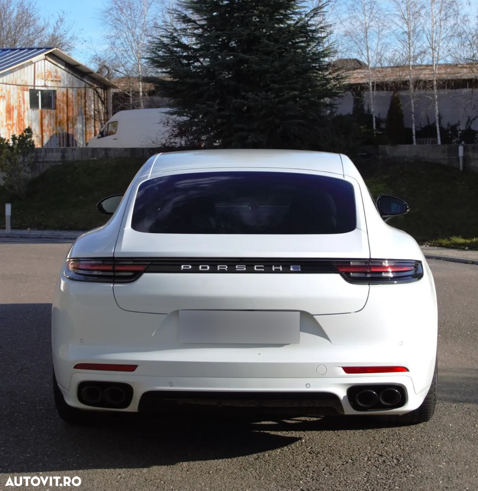 Porsche Panamera 4 E-Hybrid - 3