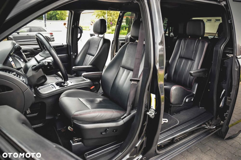 Dodge Grand Caravan 3.6 R/T - 27