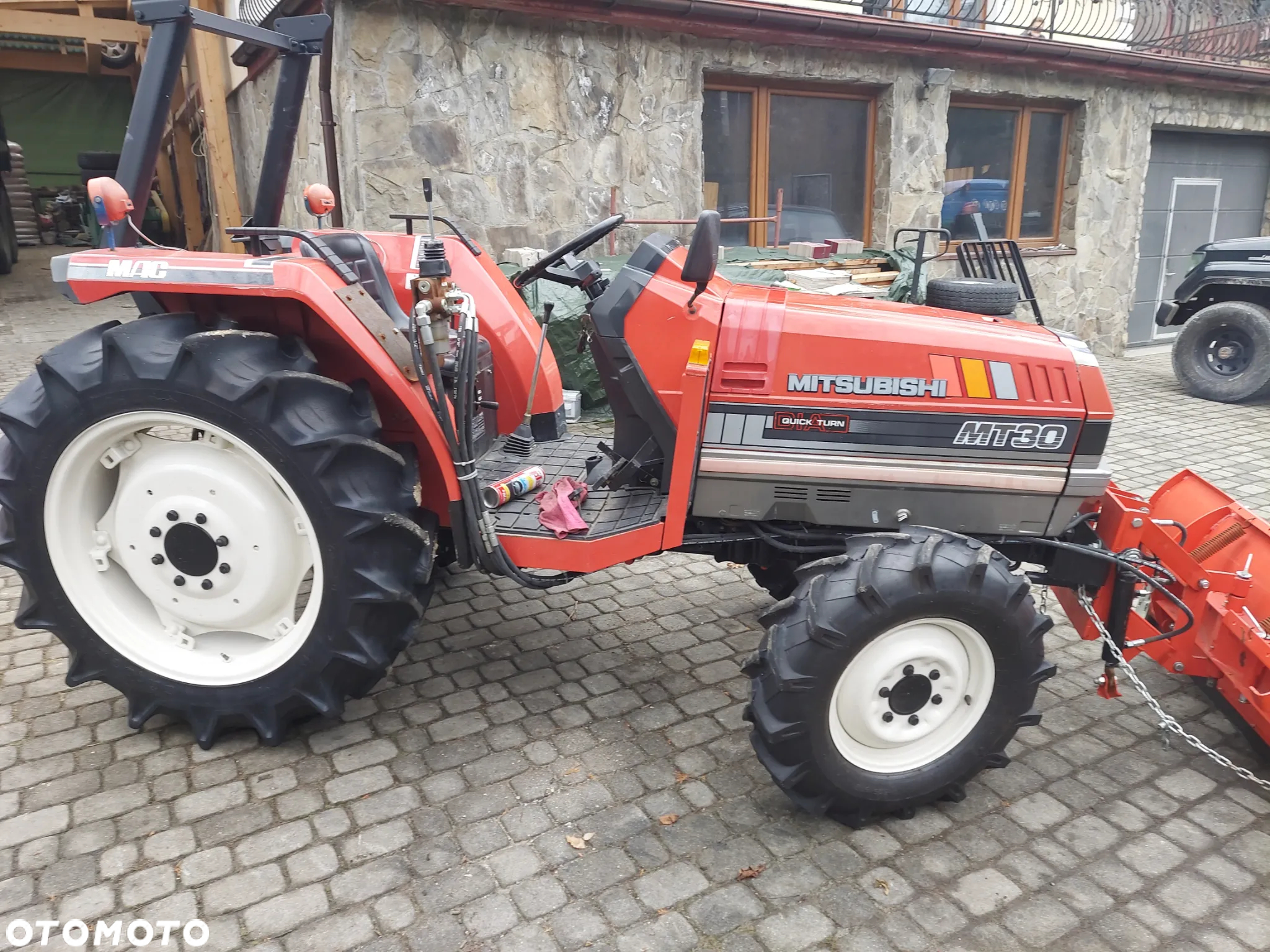 Mitsubishi MT 30 - 2
