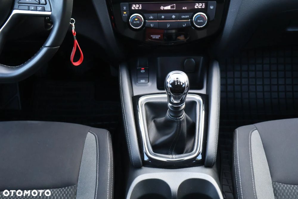 Nissan Qashqai 1.3 DIG-T N-Connecta - 35