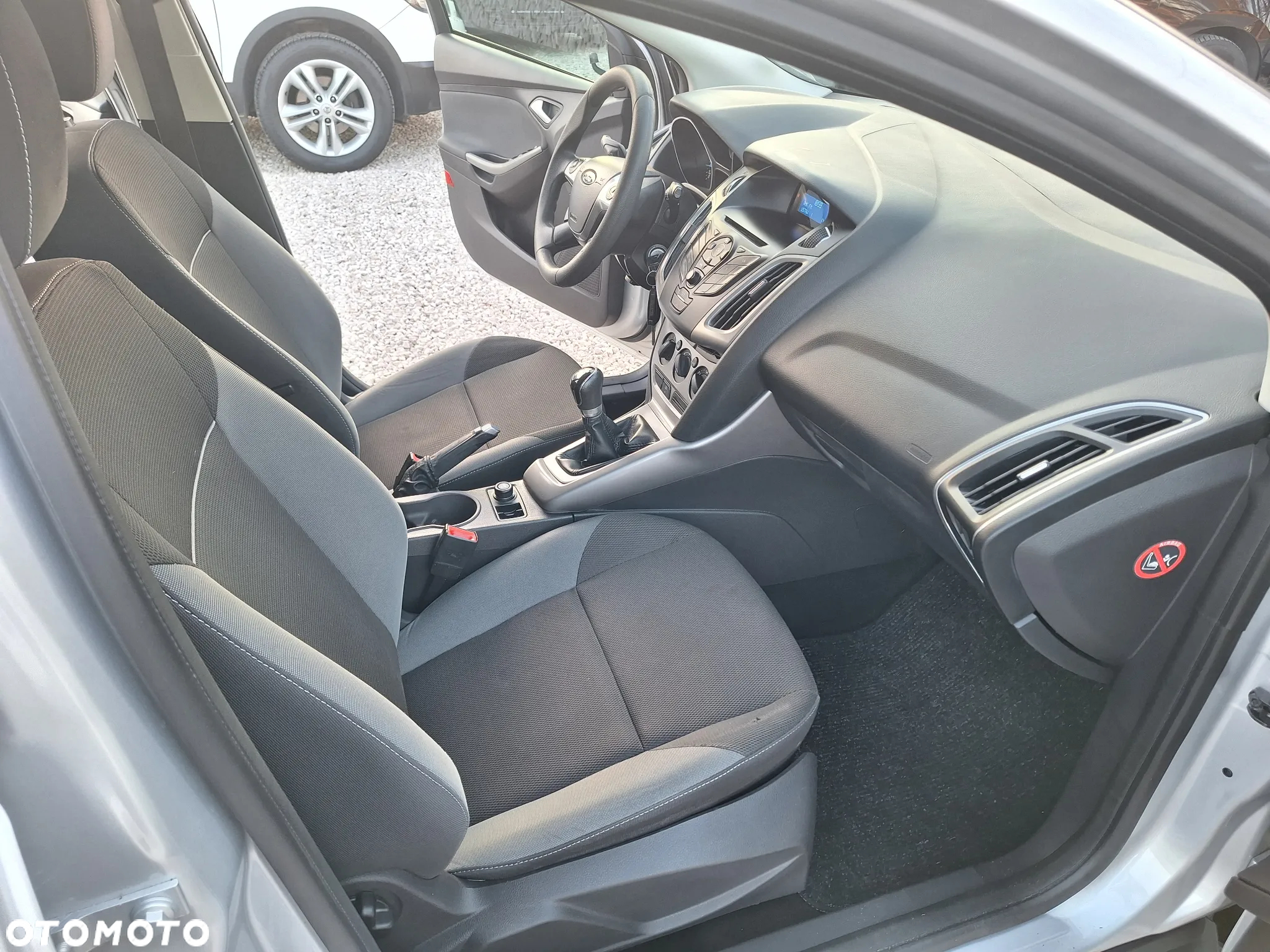 Ford Focus 1.6 Ambiente - 21
