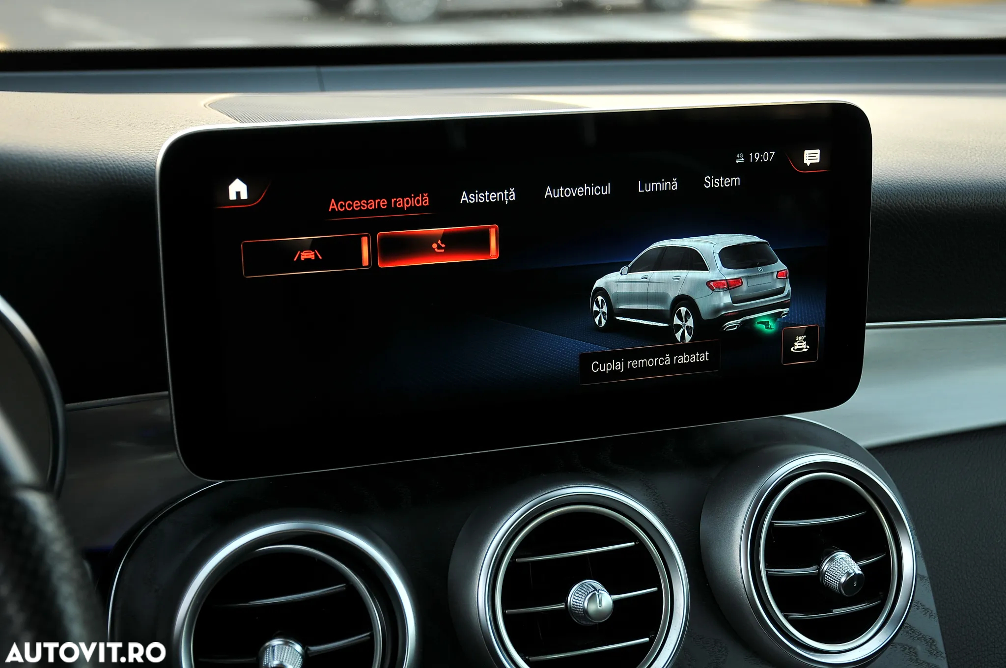 Mercedes-Benz GLC 300 d 4Matic 9G-TRONIC AMG Line Plus - 19