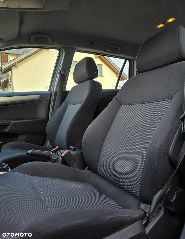 Opel Astra 1.7 CDTI DPF NAVI - 14