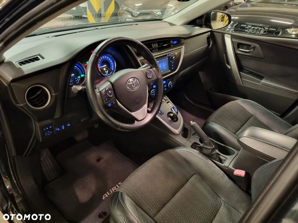 Toyota Auris - 16