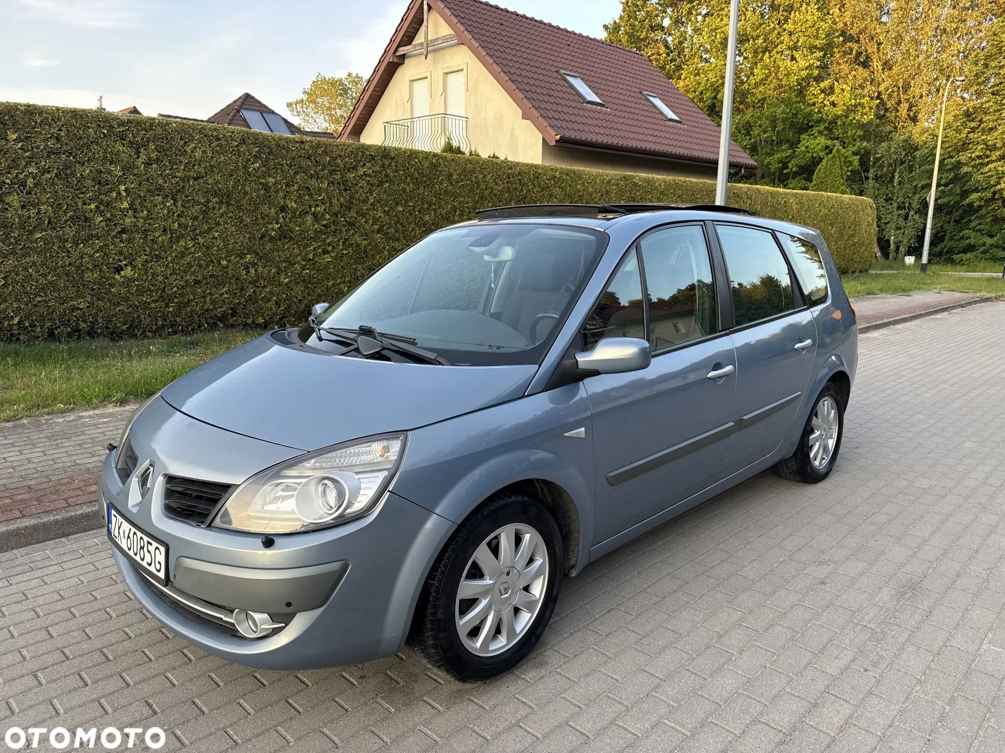 Renault Scenic 2.0 16V Luxe Privilege - 1