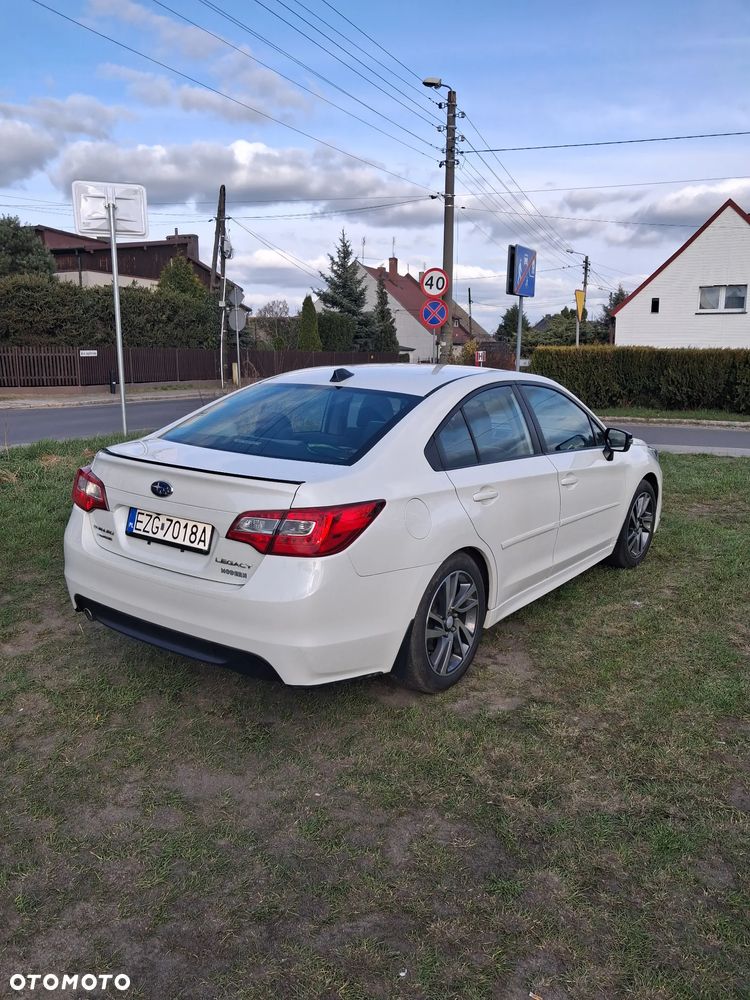 Subaru Legacy 2.5i Sport - 9