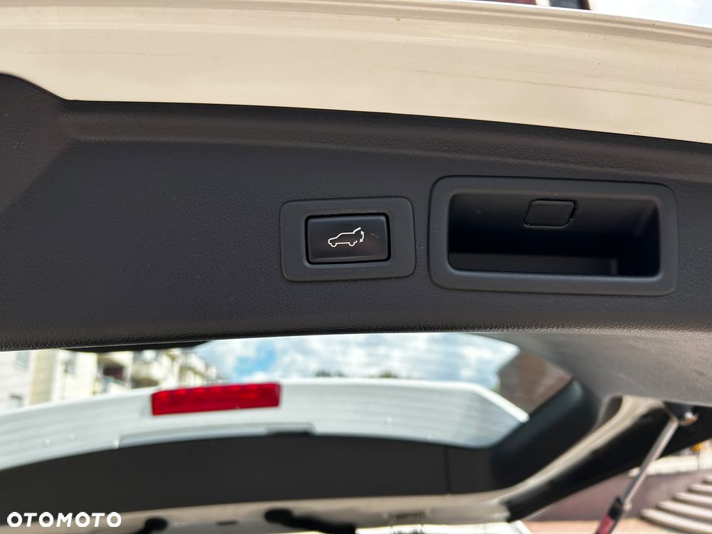 Subaru Forester 2.0XT Platinum Lineartronic - 29