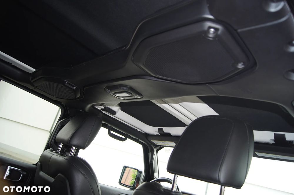 Jeep Wrangler - 35