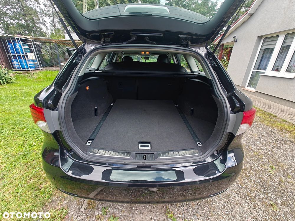 Toyota Avensis 2.0 D-4D Active - 11