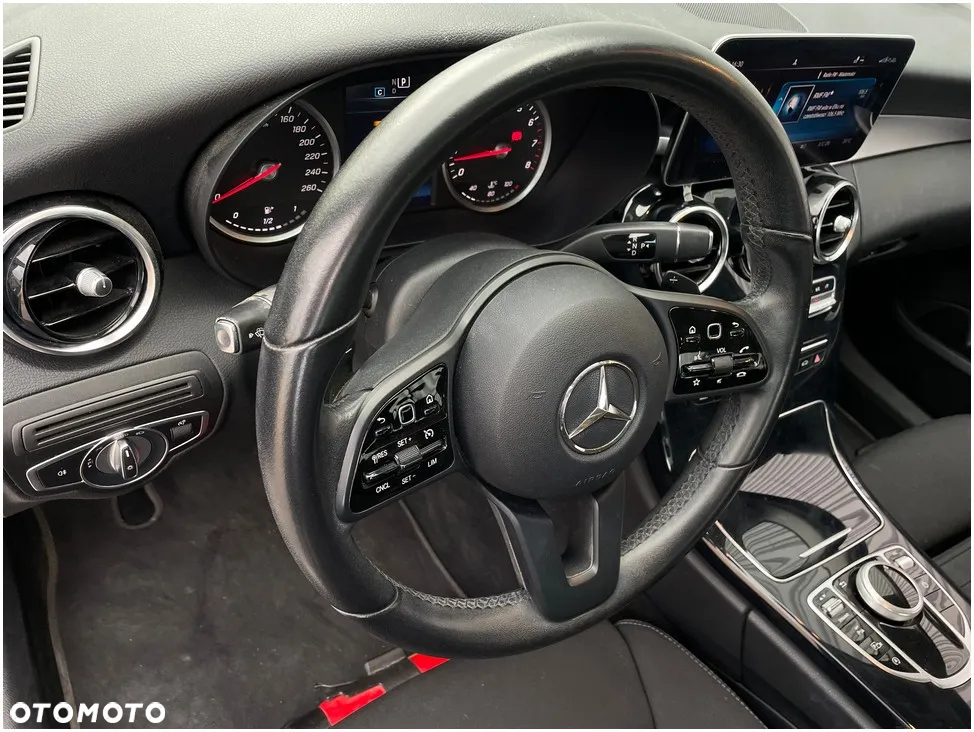 Mercedes-Benz Klasa C 180 9G-TRONIC - 27