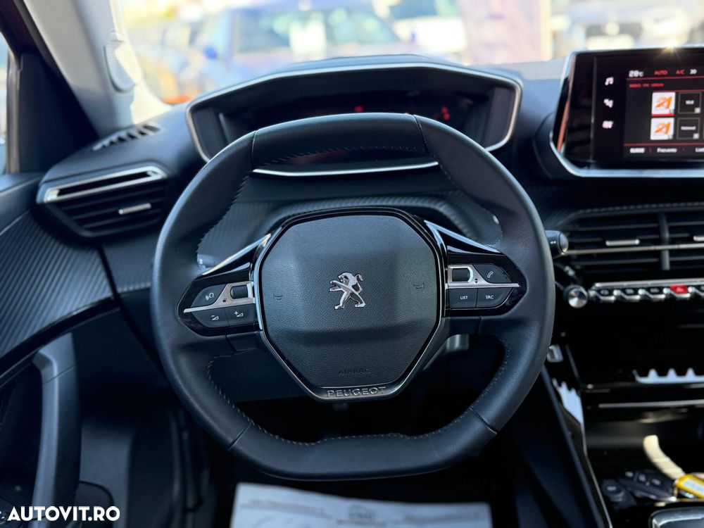Peugeot 2008 1.2 L PureTech STT Allure - 26