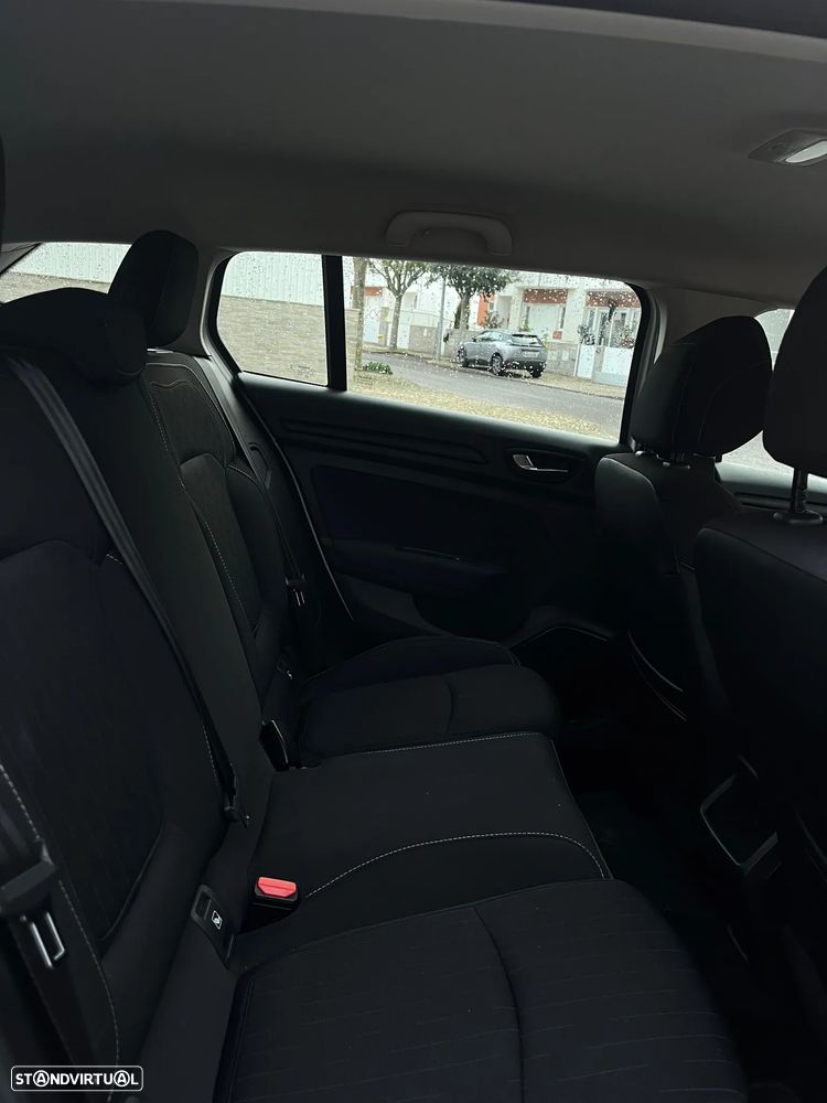 Renault Mégane Sport Tourer BLUE dCi 115 LIMITED - 12