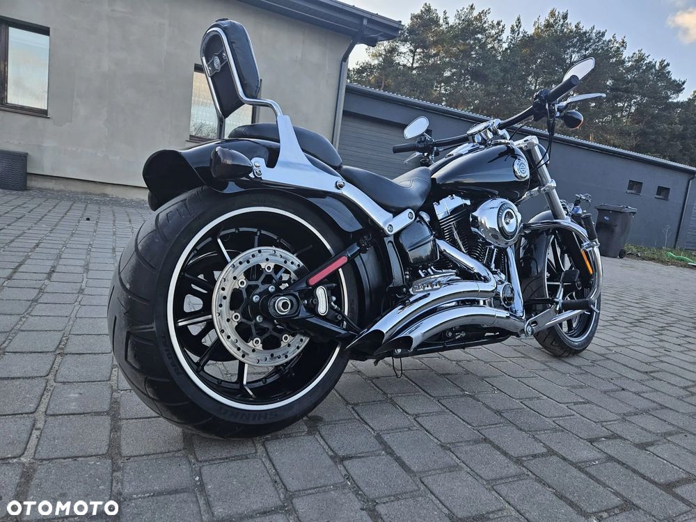 Harley-Davidson FXSB Breakout - 3