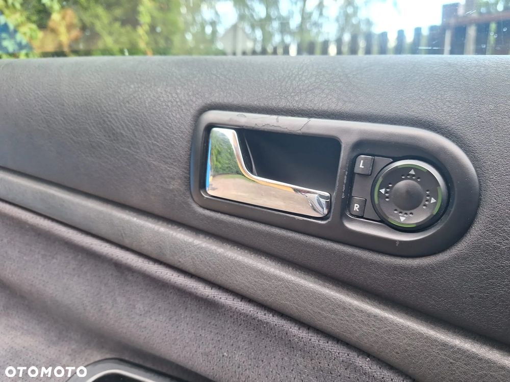 Volkswagen Passat 1.6 Comfortline - 9