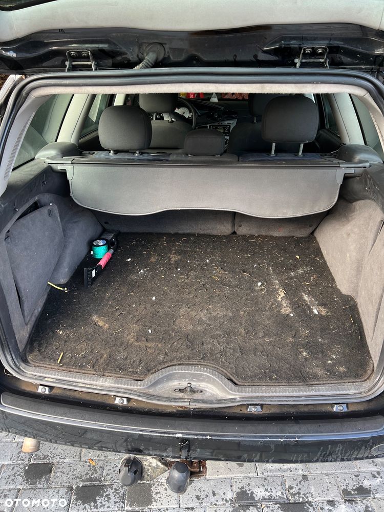 Ford Focus 1.8 TDDi Ambiente - 10