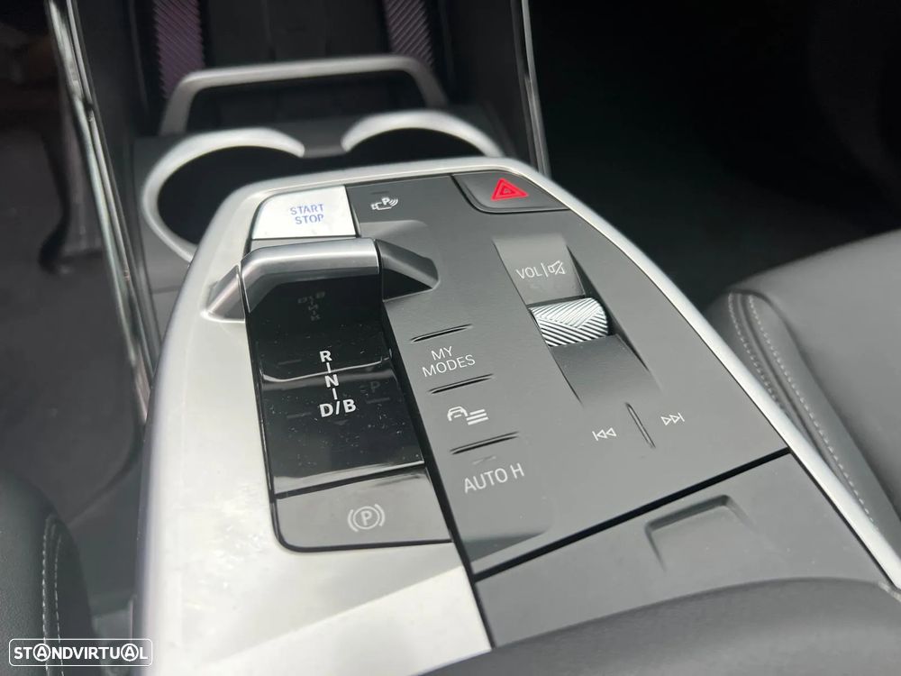 BMW iX1 xDrive30 xLine - 12