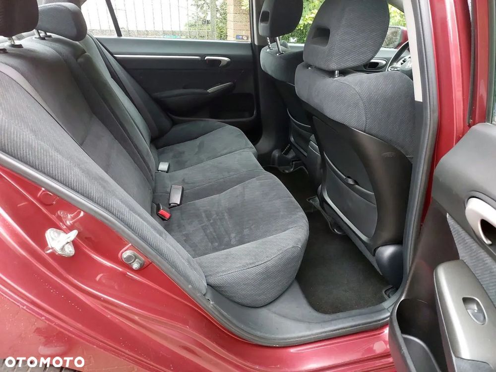 Honda Civic 1.8 Executive - 31