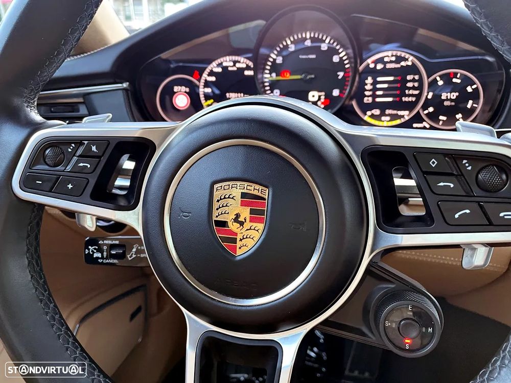 Porsche Panamera Sport Turismo 4 E-Hybrid Edition 10 Anos - 18
