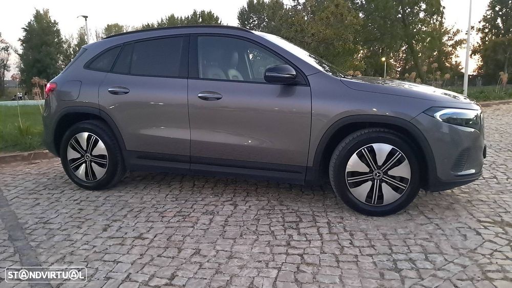 Mercedes-Benz EQA - 8