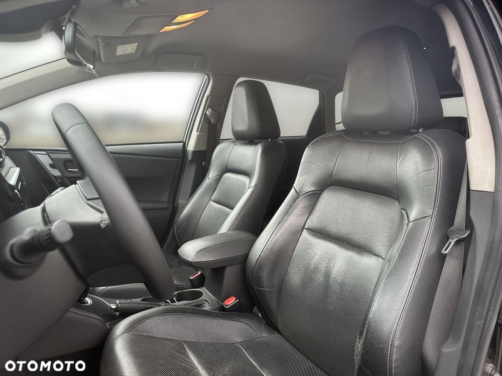 Toyota Auris - 12