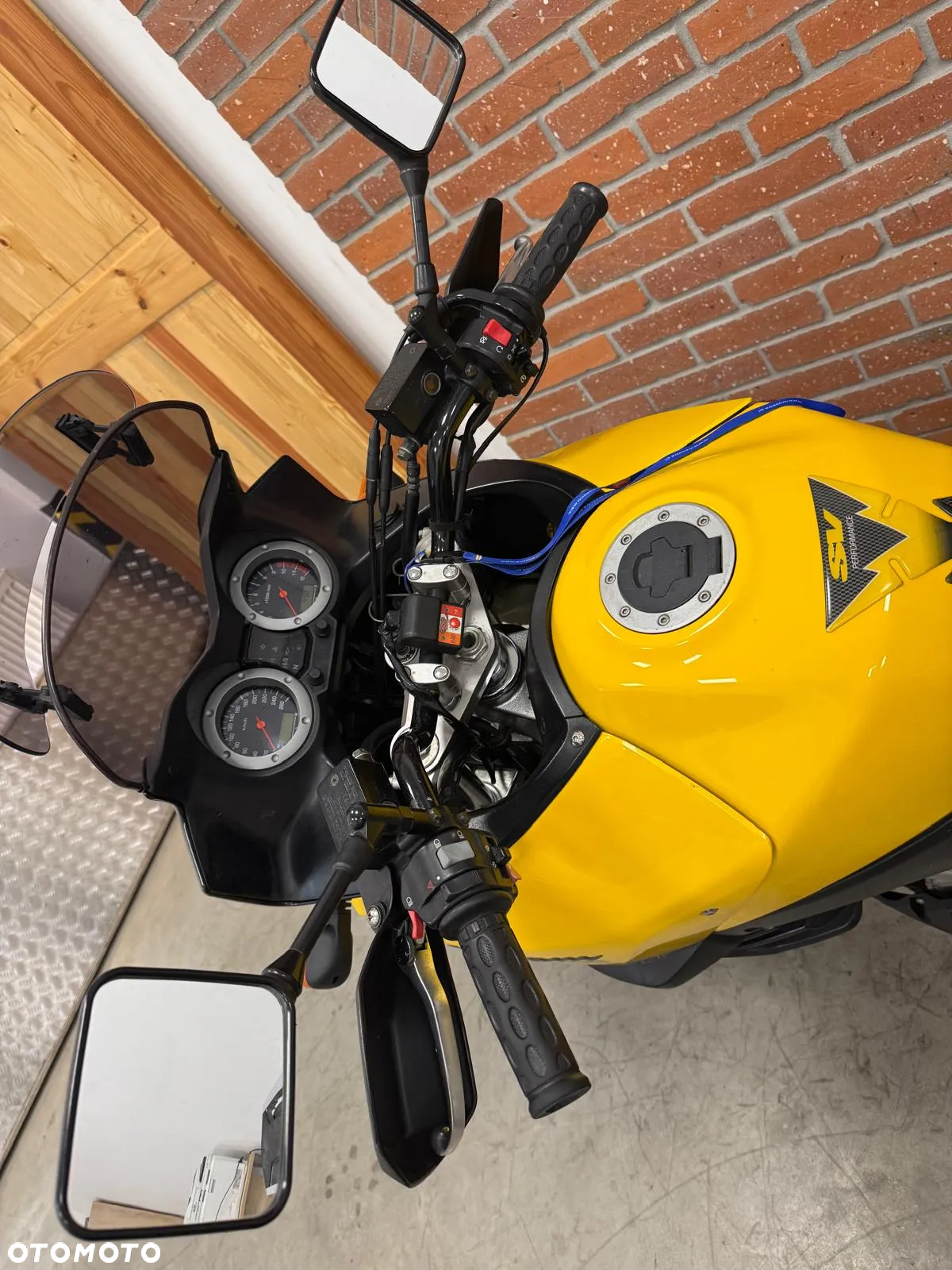 Suzuki V-STROM - 20