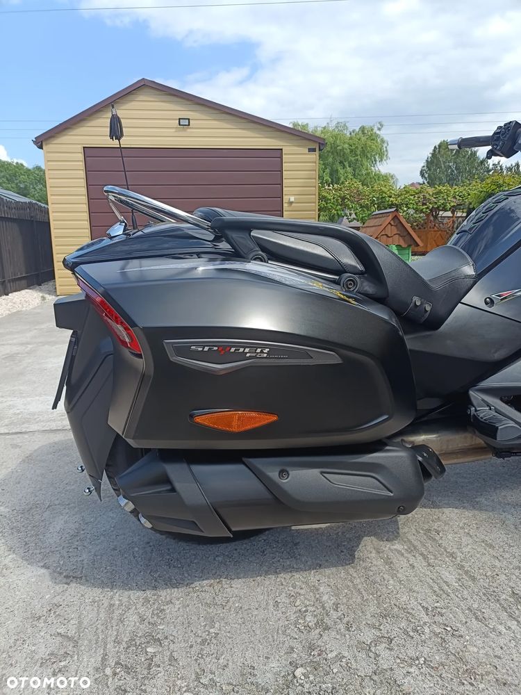 Can-Am Spyder - 4