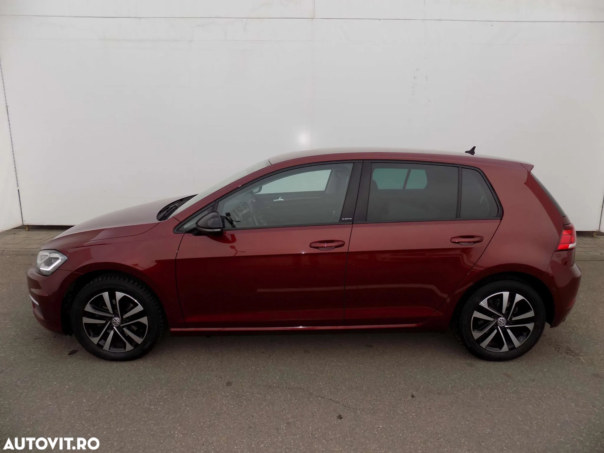 Volkswagen Golf - 2