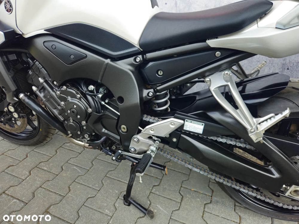 Yamaha FZ - 24